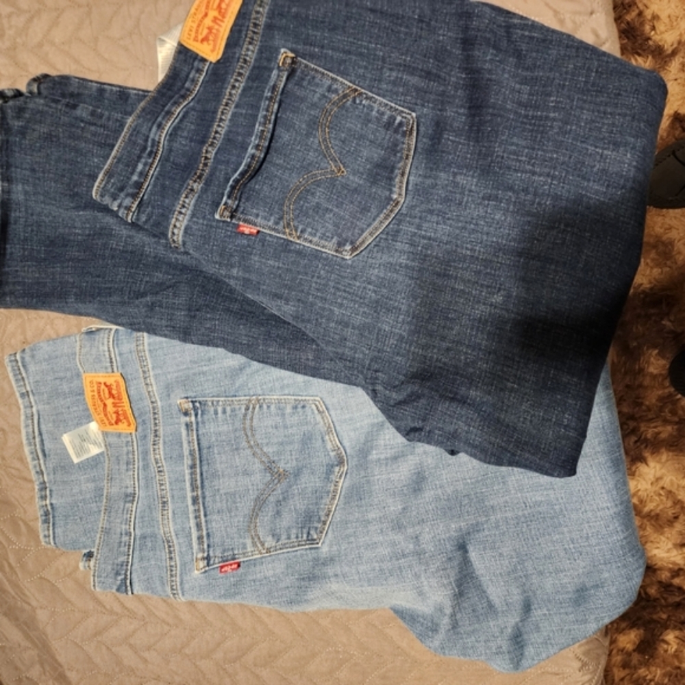 Levi's Classic Straight Jeans 22w (2 Pair) Like New